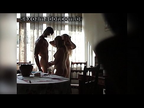 ❤️ Seksualni prijatelji pozivaju divovskog muškarca i trojku s njim ️❌ Domaći porno na hr.sexvideogif.ru ❤