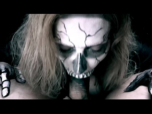 ❤️ Demon djevojka siše kurac svojim crnim ustima i guta spermu. ️❌ Domaći porno na hr.sexvideogif.ru ❤